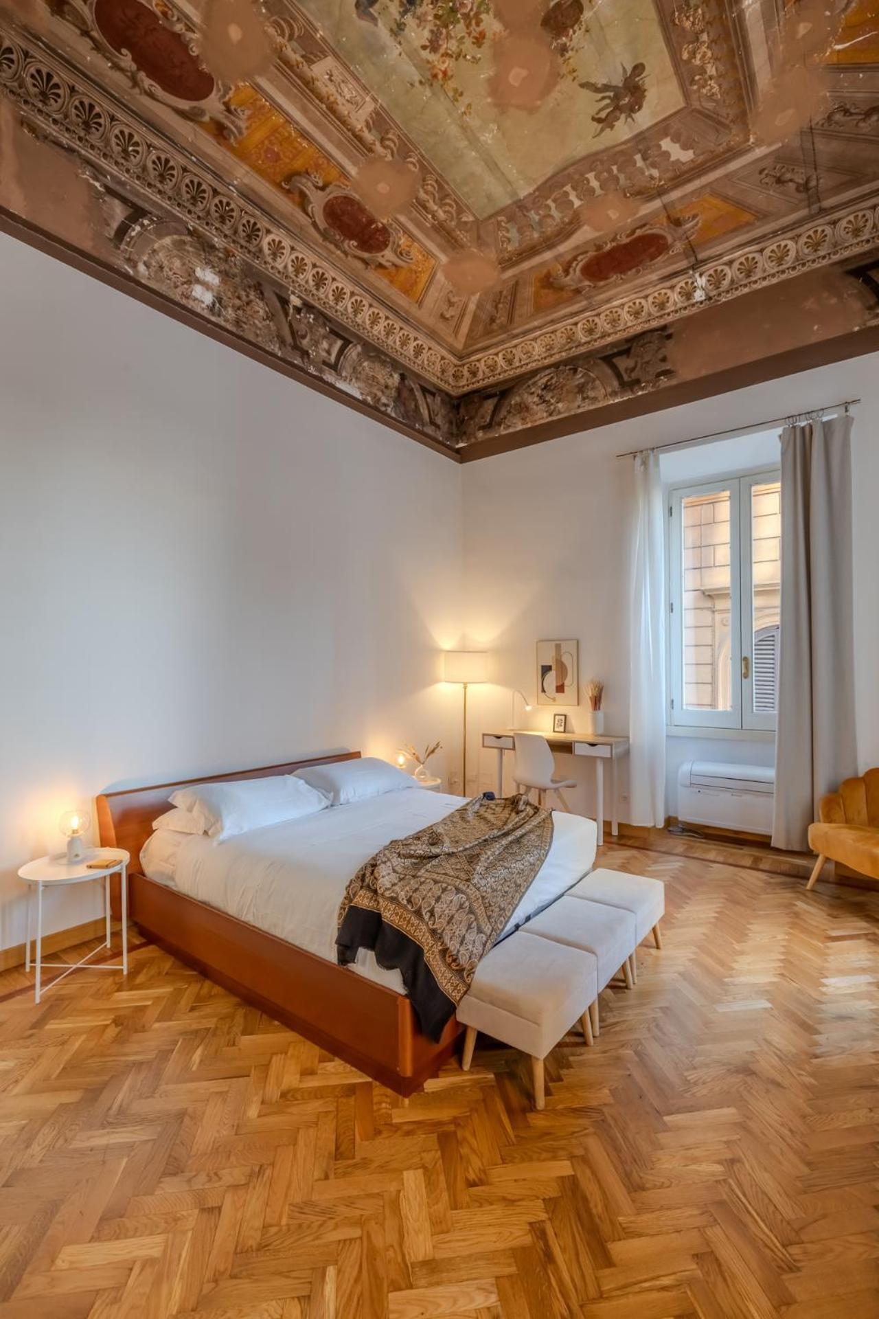 Appartamento Storico In Zona Barberini Roma Exterior foto